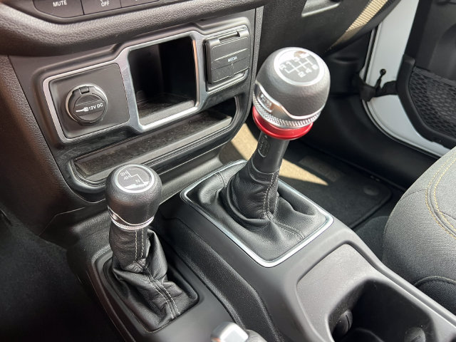 Used 2024 Jeep Wrangler Sport AWD/4WD image 28