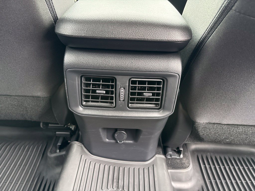 Used 2025 Toyota RAV4 LE AWD/4WD image 27