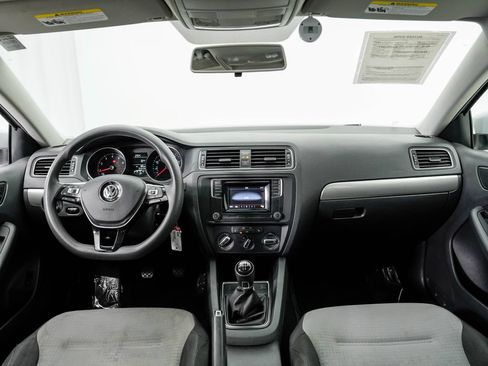 Used 2017 Volkswagen Jetta S w/ Jetta S Cold Weather Package FWD image 20