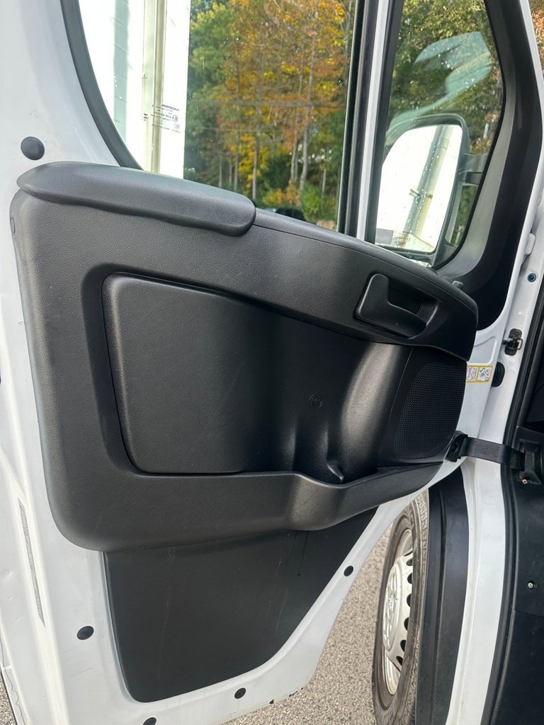 Used 2025 RAM ProMaster 2500 w/ Convenience Group FWD image 8