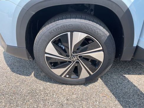 Used 2025 Volkswagen Taos SE w/ Panoramic Sunroof Package image 20