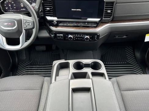New 2026 GMC Sierra 1500 SLE w/ Preferred Package image 14