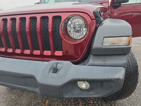 Used 2021 Jeep Wrangler Unlimited Sport image 31