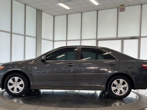 Used 2009 Toyota Camry LE image 4