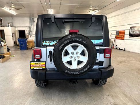 Used 2015 Jeep Wrangler Unlimited Sport w/ Quick Order Package 24S image 3