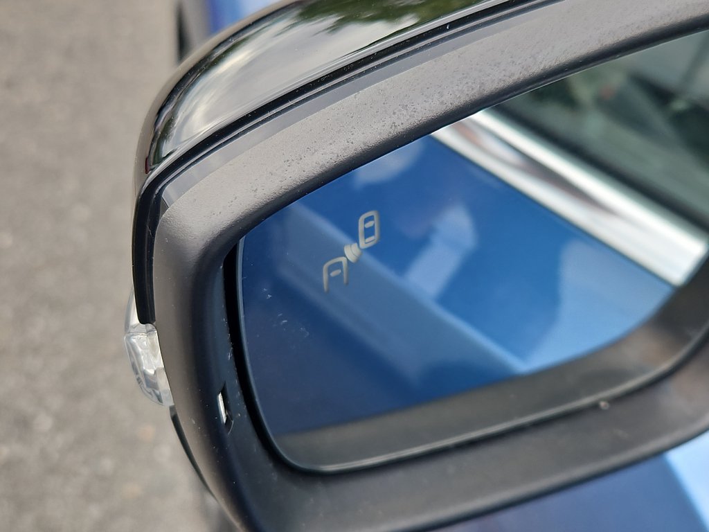 Used 2016 Volkswagen Beetle R-Line SEL FWD image 23