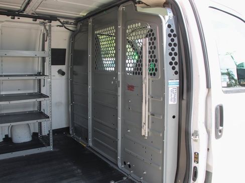 Used 2014 Chevrolet Express 2500 image 12