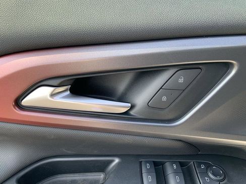 New 2025 Chevrolet Equinox EV RS image 26