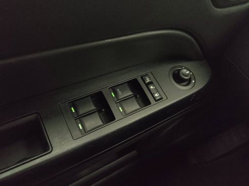 Used 2014 Jeep Patriot Latitude AWD/4WD image 27