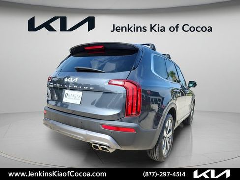 Used 2022 Kia Telluride S FWD image 5