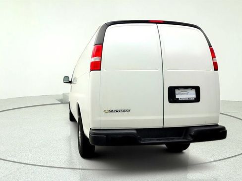 Used 2024 Chevrolet Express 3500 Extended RWD image 6