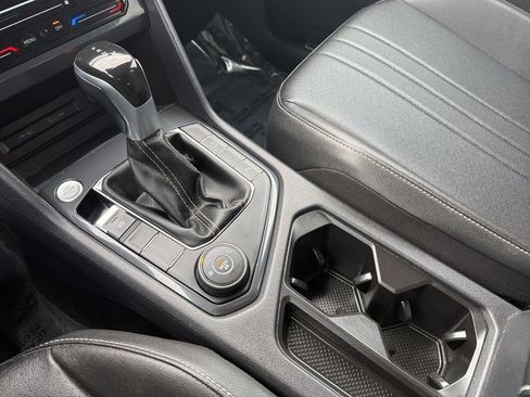 Used 2023 Volkswagen Tiguan SE R-Line image 29