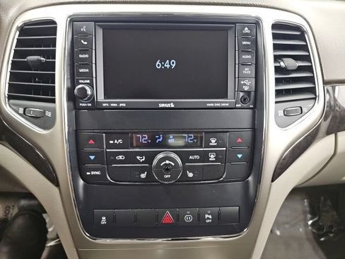 Used 2011 Jeep Grand Cherokee Laredo AWD/4WD image 23