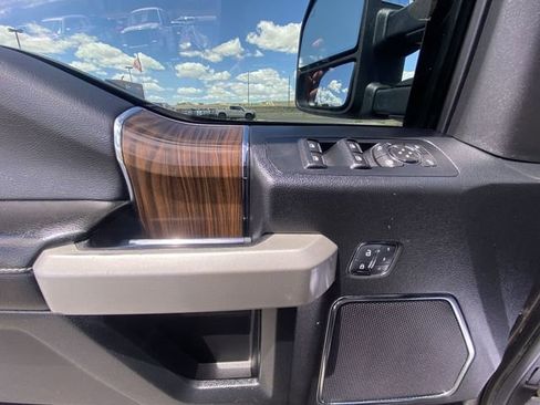 Used 2017 Ford F150 Lariat w/ Equipment Group 502A Luxury AWD/4WD image 13
