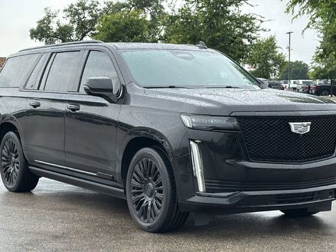 Used 2021 Cadillac Escalade ESV Sport Platinum AWD/4WD image 3