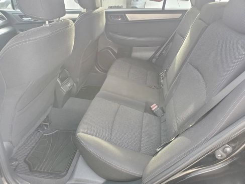 Used 2018 Subaru Outback 2.5i Premium image 16
