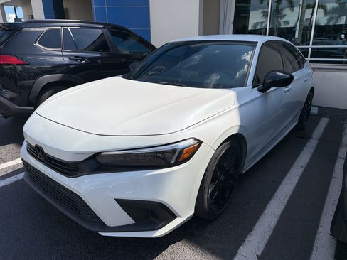 Used 2023 Honda Civic Sport image 16