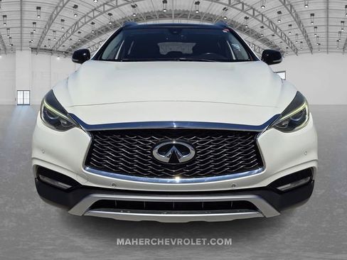 Used 2018 INFINITI QX30 Premium w/ Navigation Package AWD/4WD image 2