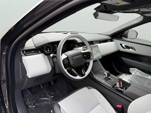 New 2026 Land Rover Range Rover Velar Dynamic SE image 9