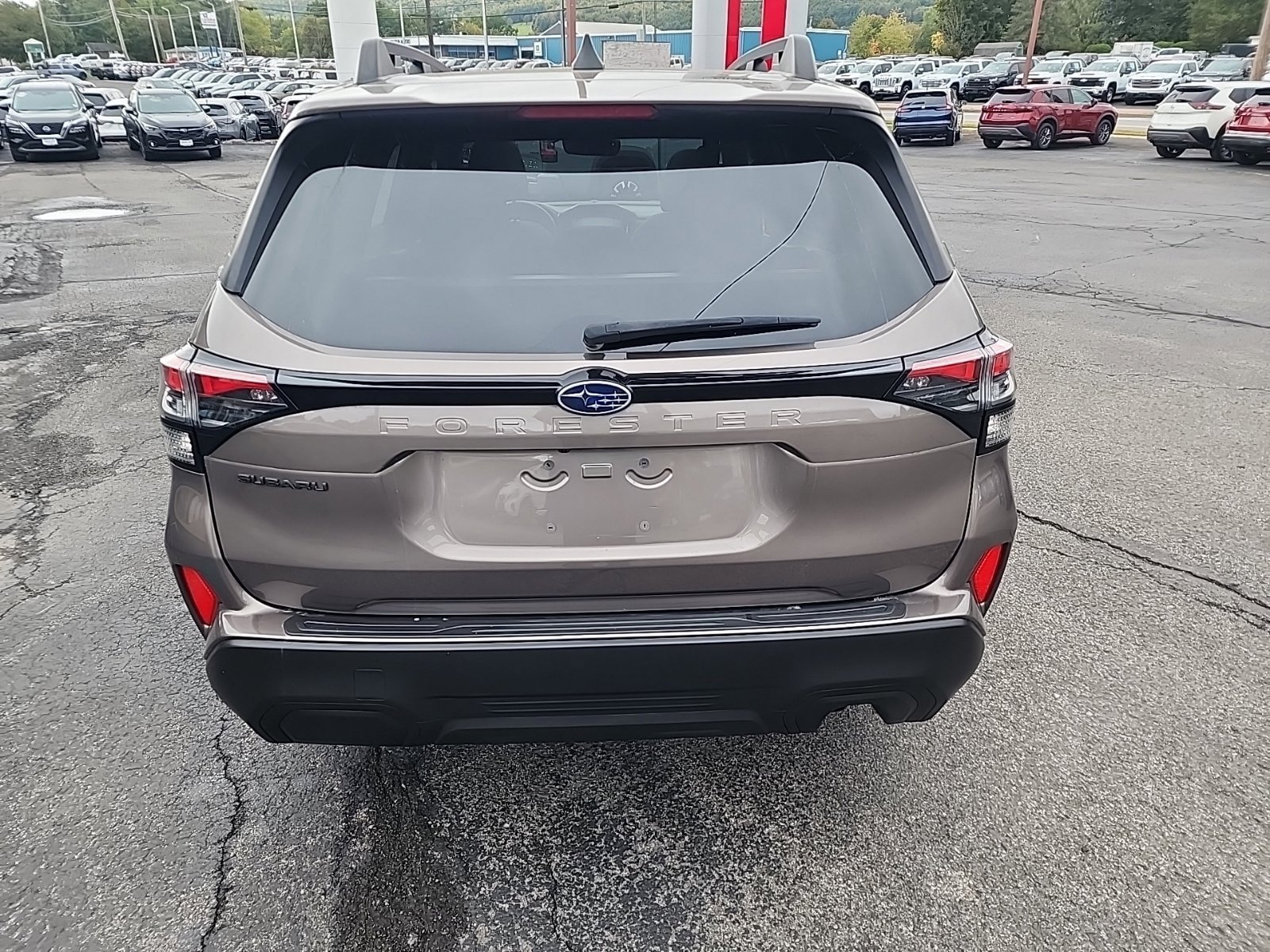 Used 2025 Subaru Forester Premium AWD/4WD image 7