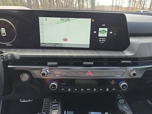 Used 2024 Kia Telluride SX image 22