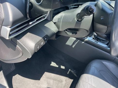 Used 2023 Hyundai Elantra Limited w/ Preferred Accessory Package FWD image 20