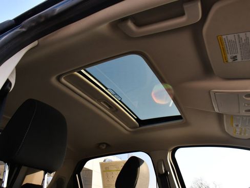 Used 2022 Ford EcoSport SE w/ SE Convenience Package image 16