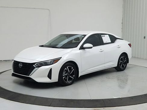 Used 2025 Nissan Sentra SV w/ All-Weather Package FWD image 3