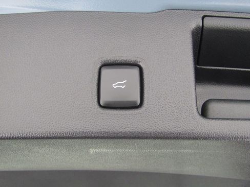 Used 2025 Ford Escape SE w/ PHEV Premium Package FWD image 17