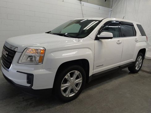 Used 2017 GMC Terrain SLE image 2