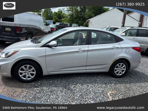 Used 2012 Hyundai Accent GLS FWD image 4
