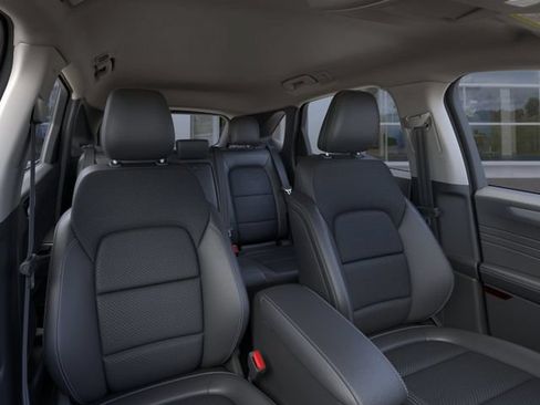New 2025 Ford Escape SE FWD image 10