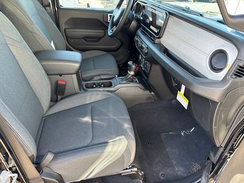 New 2026 Jeep Gladiator Sport AWD/4WD image 13