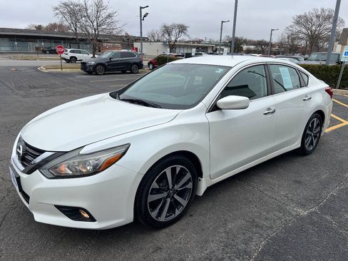 Used 2016 Nissan Altima 2.5 SR FWD image 6