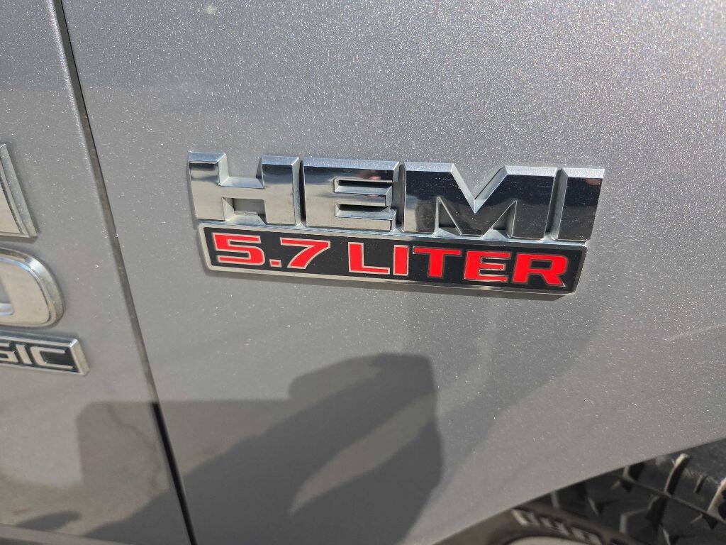 Used 2022 RAM 1500 Classic SLT w/ Electronics Group RWD image 14