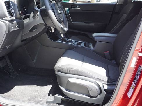 Used 2022 Kia Sportage LX AWD/4WD image 24