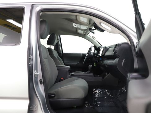 Used 2022 Toyota Tacoma SR image 12
