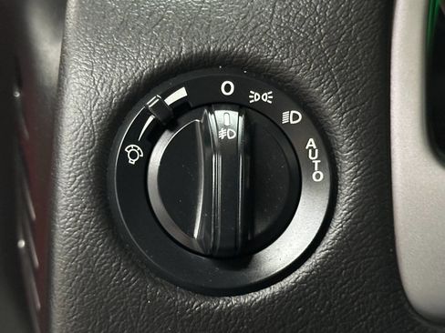 Used 2005 Pontiac GTO image 19