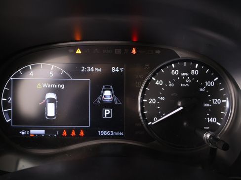 Used 2024 Nissan Kicks SV w/ Interior Electronics Package FWD image 4