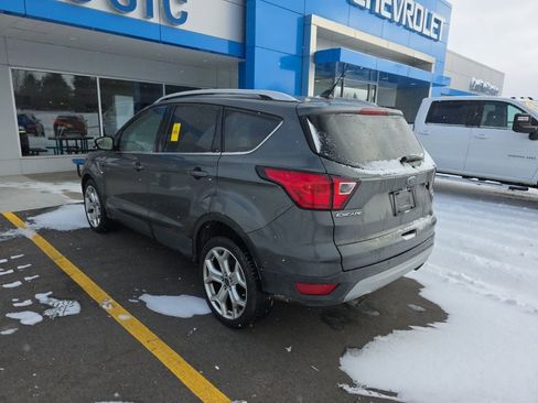 Used 2019 Ford Escape Titanium image 9