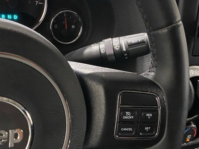 Used 2017 Jeep Wrangler Unlimited Rubicon w/ Connectivity Group AWD/4WD image 15