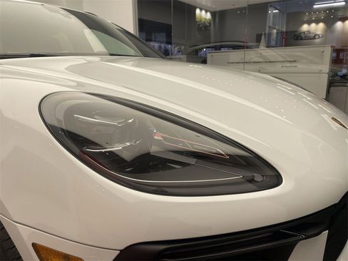 New 2026 Porsche Macan image 26