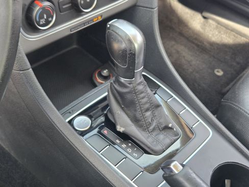 Used 2015 Volkswagen Passat 1.8T Limited Edition image 30