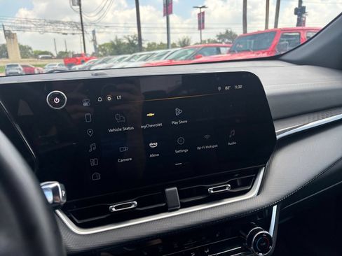 Used 2025 Chevrolet Equinox LT FWD image 21