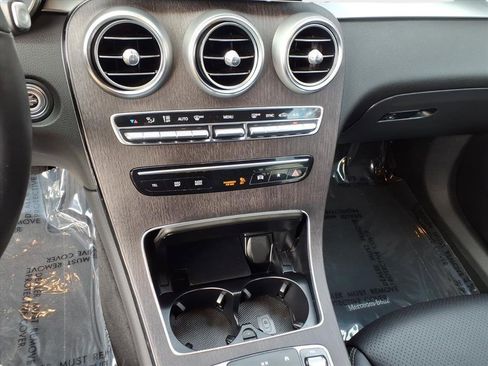 Used 2022 Mercedes-Benz GLC 300 4MATIC image 22