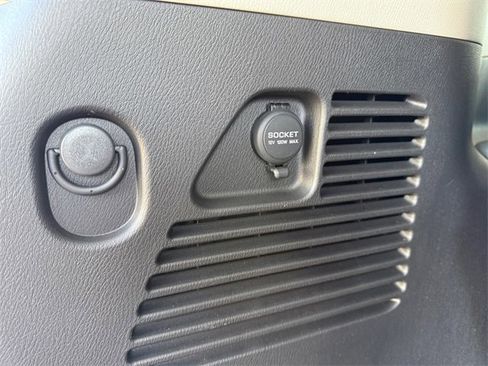 Used 2024 Nissan Armada Platinum image 21