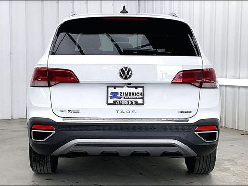 Used 2022 Volkswagen Taos SE image 4