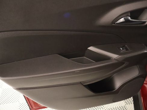 Used 2025 Chevrolet Trax LS w/ LS Convenience Package image 16