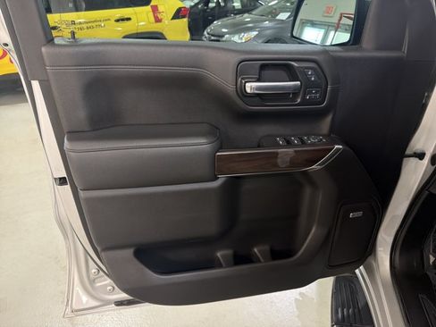 Used 2020 GMC Sierra 1500 SLT w/ SLT Premium Plus Package AWD/4WD image 17