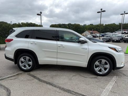 Used 2018 Toyota Highlander Limited w/ Protection Package #3 AWD/4WD image 8